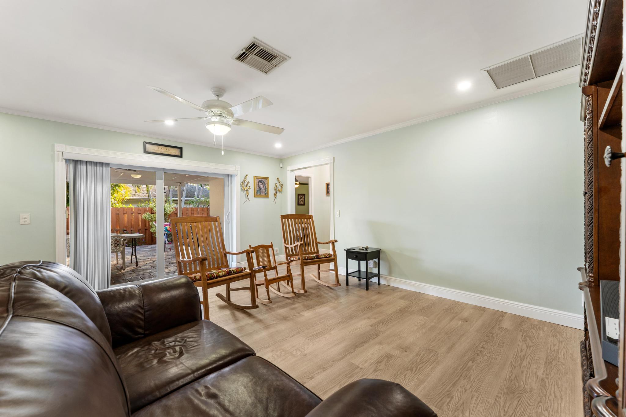 LAKE CLARKE ISLE IN - Residential