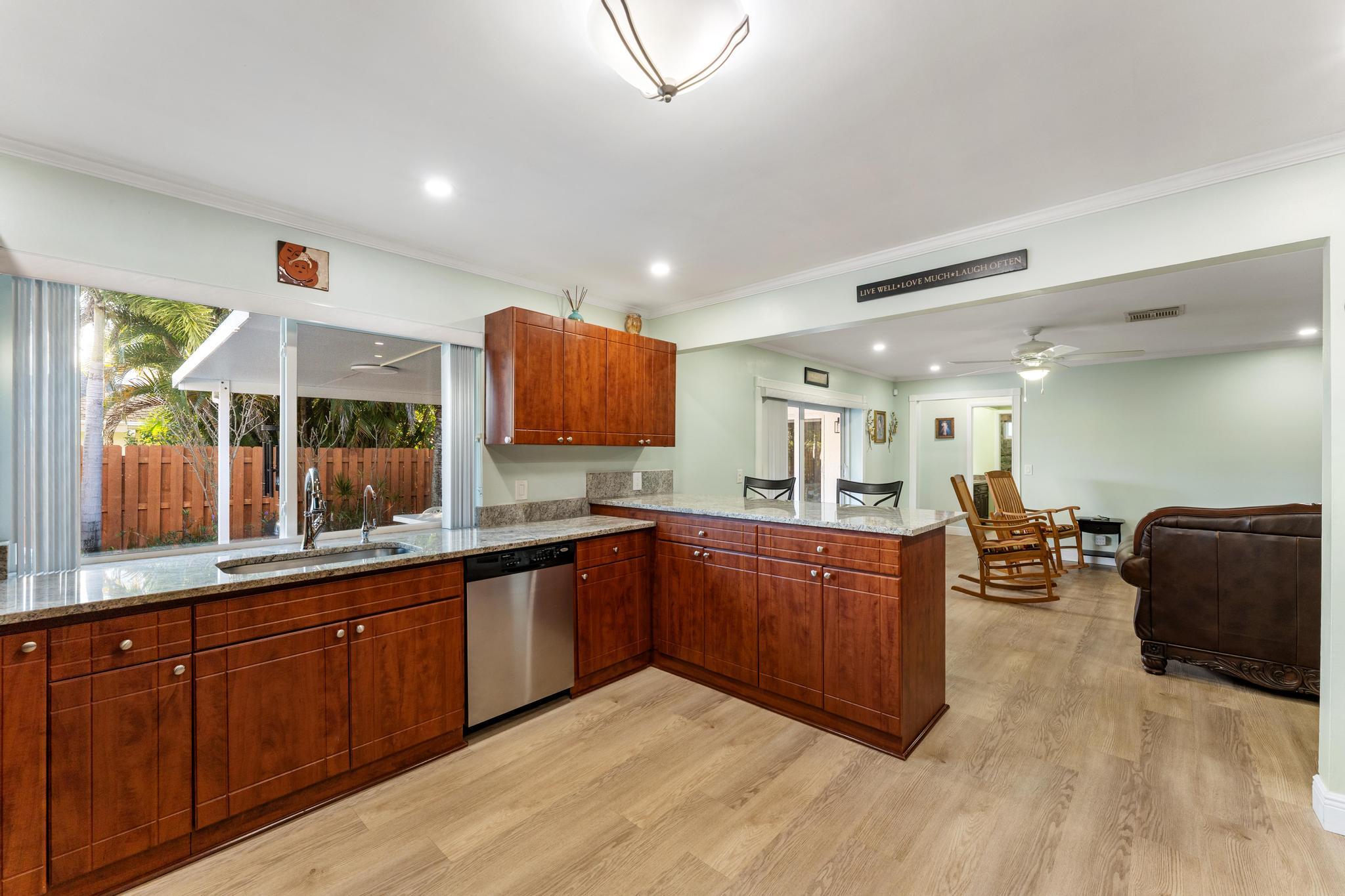 LAKE CLARKE ISLE IN - Residential