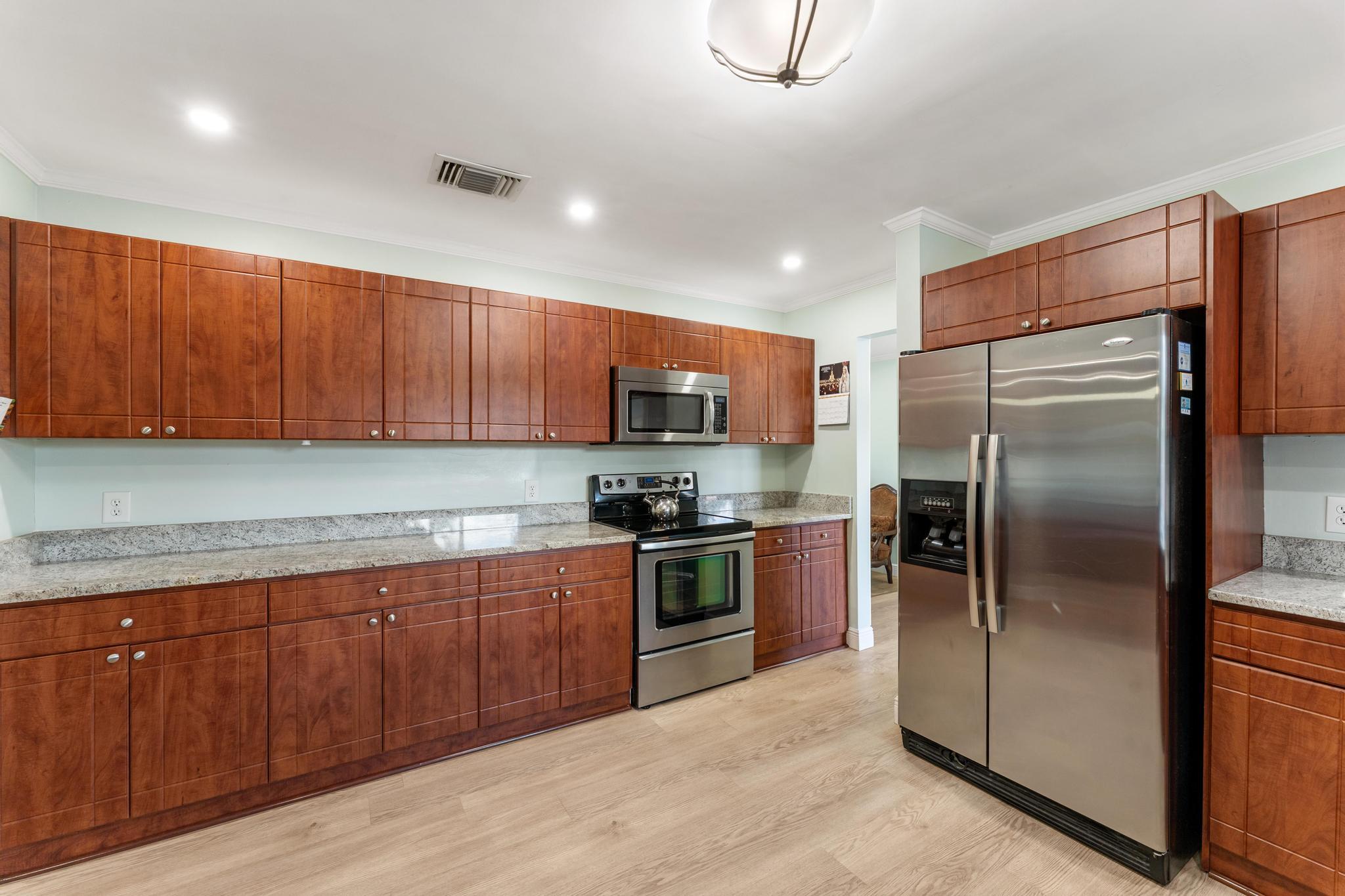 LAKE CLARKE ISLE IN - Residential