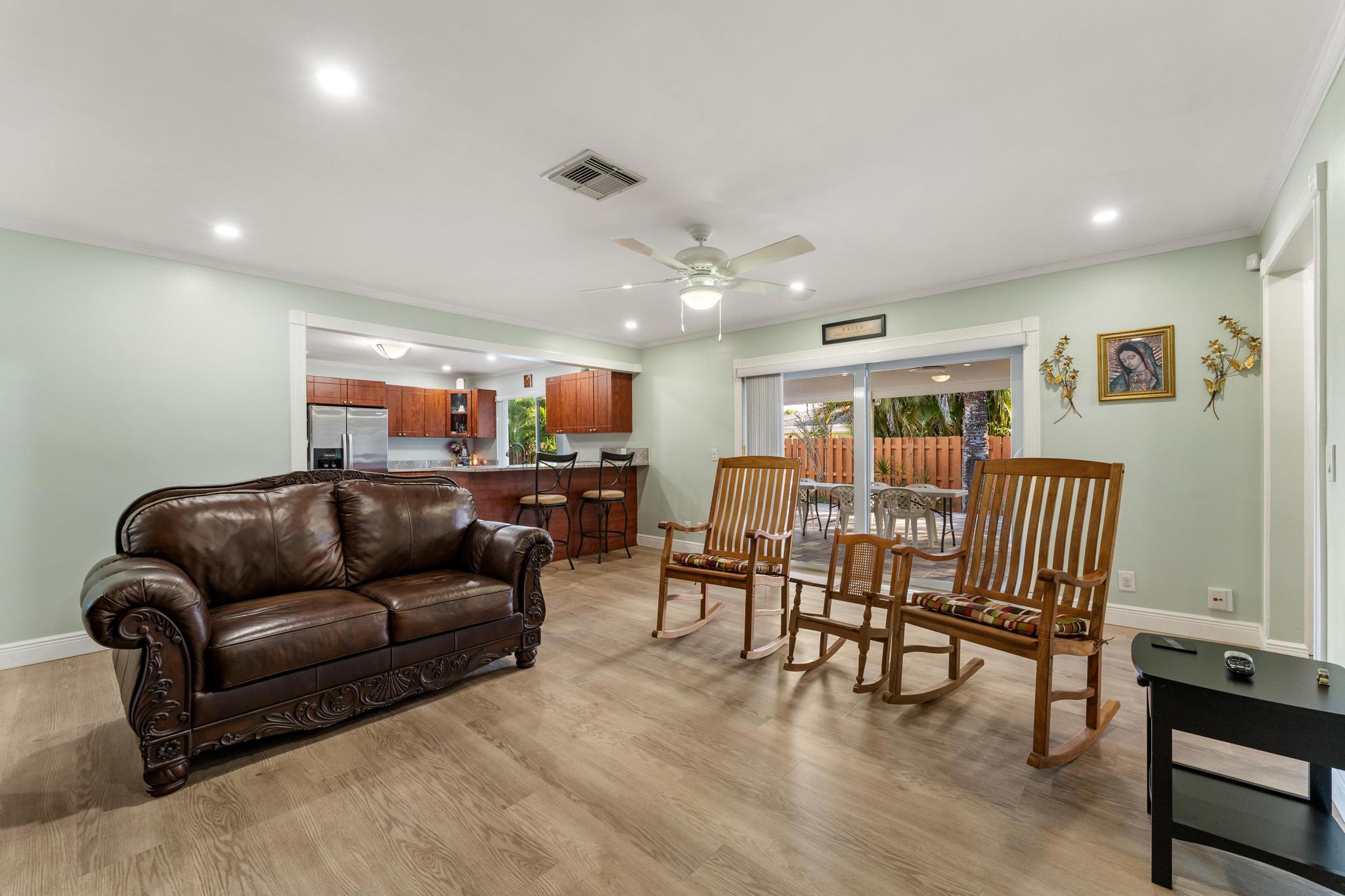 LAKE CLARKE ISLE IN - Residential