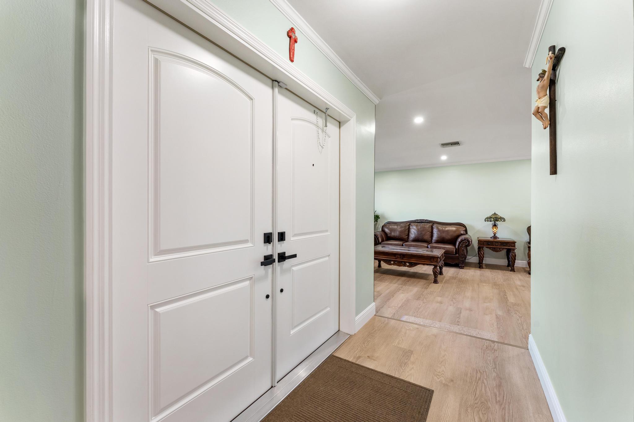 LAKE CLARKE ISLE IN - Residential