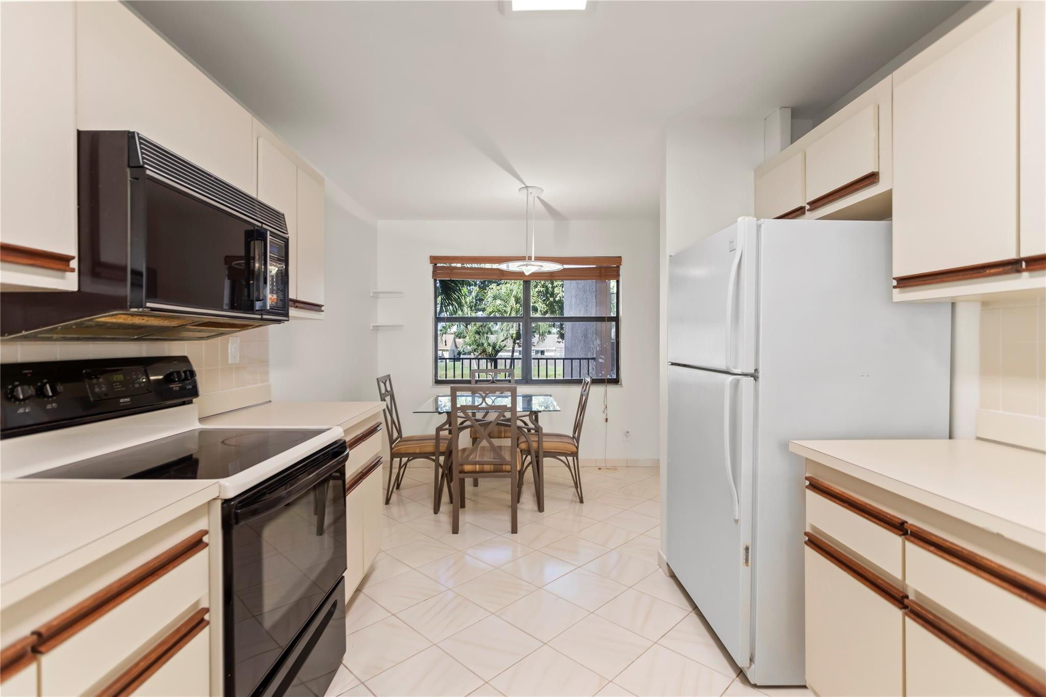 SUNRISE LAKES PHASE 4 - Residential