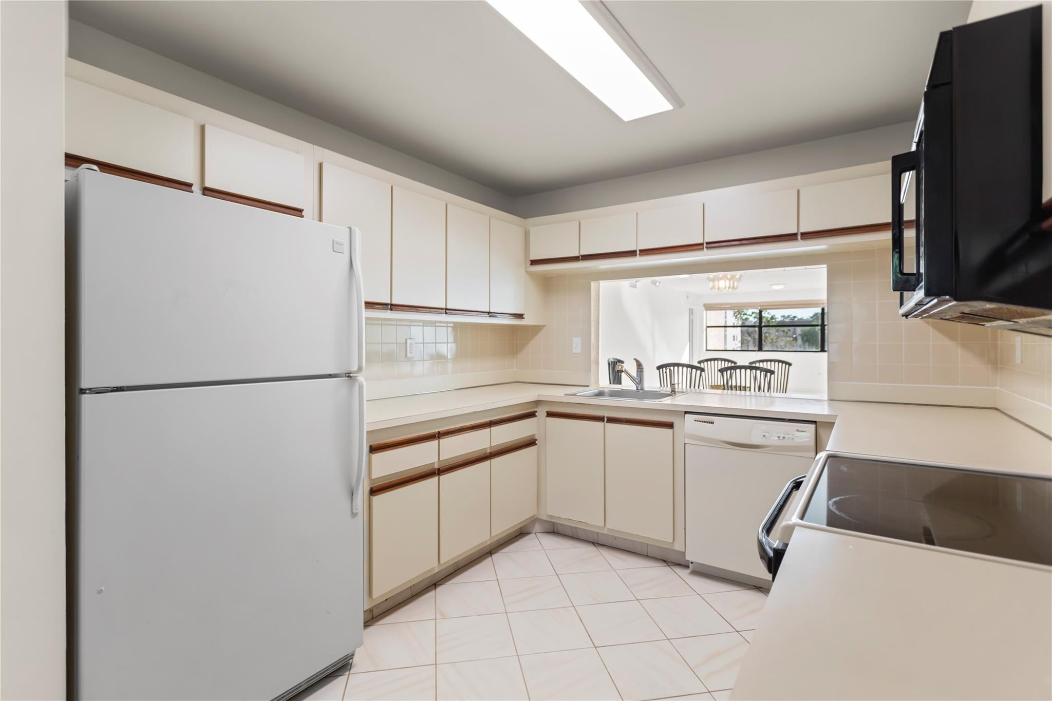 SUNRISE LAKES PHASE 4 - Residential