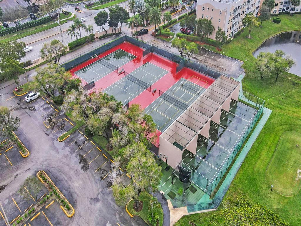 SUNRISE LAKES PHASE 4 - Residential