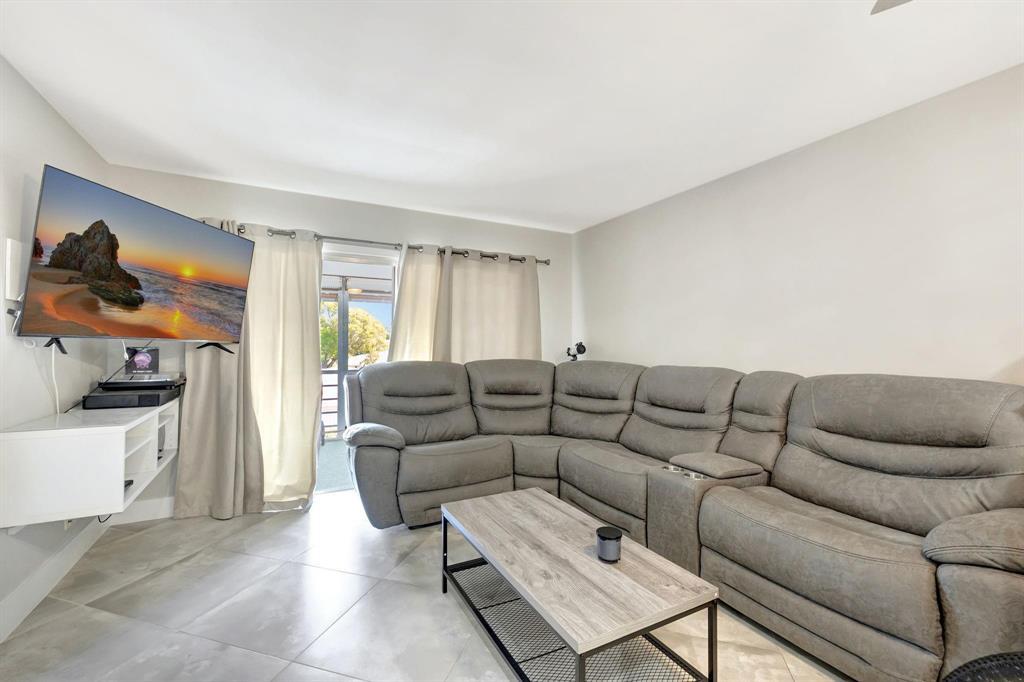 CORAL SPRING GARDENS EAST CONDO - Residential