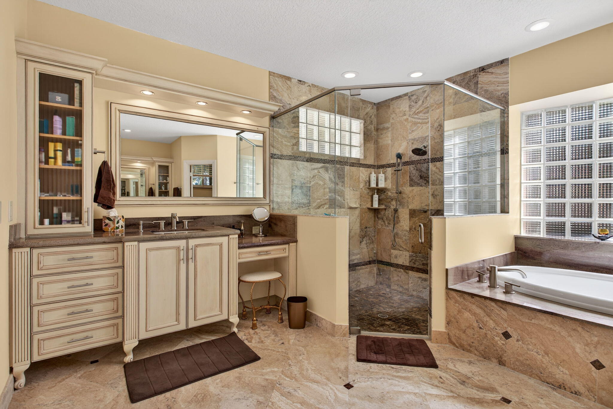 FOX RIDGE - Residential