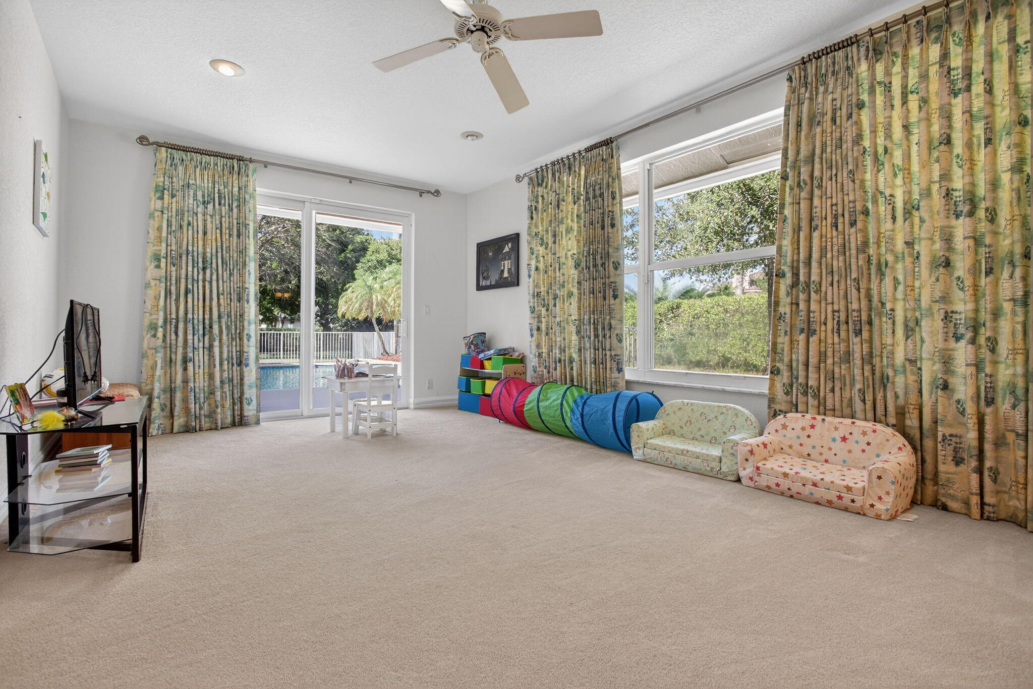 FOX RIDGE - Residential