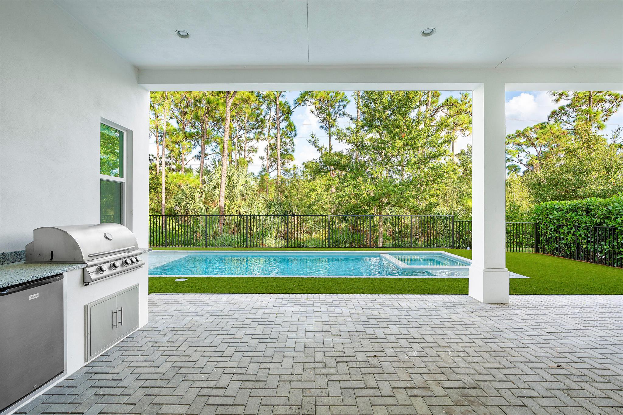 ALTON NEIGHBORHOOD - Residential