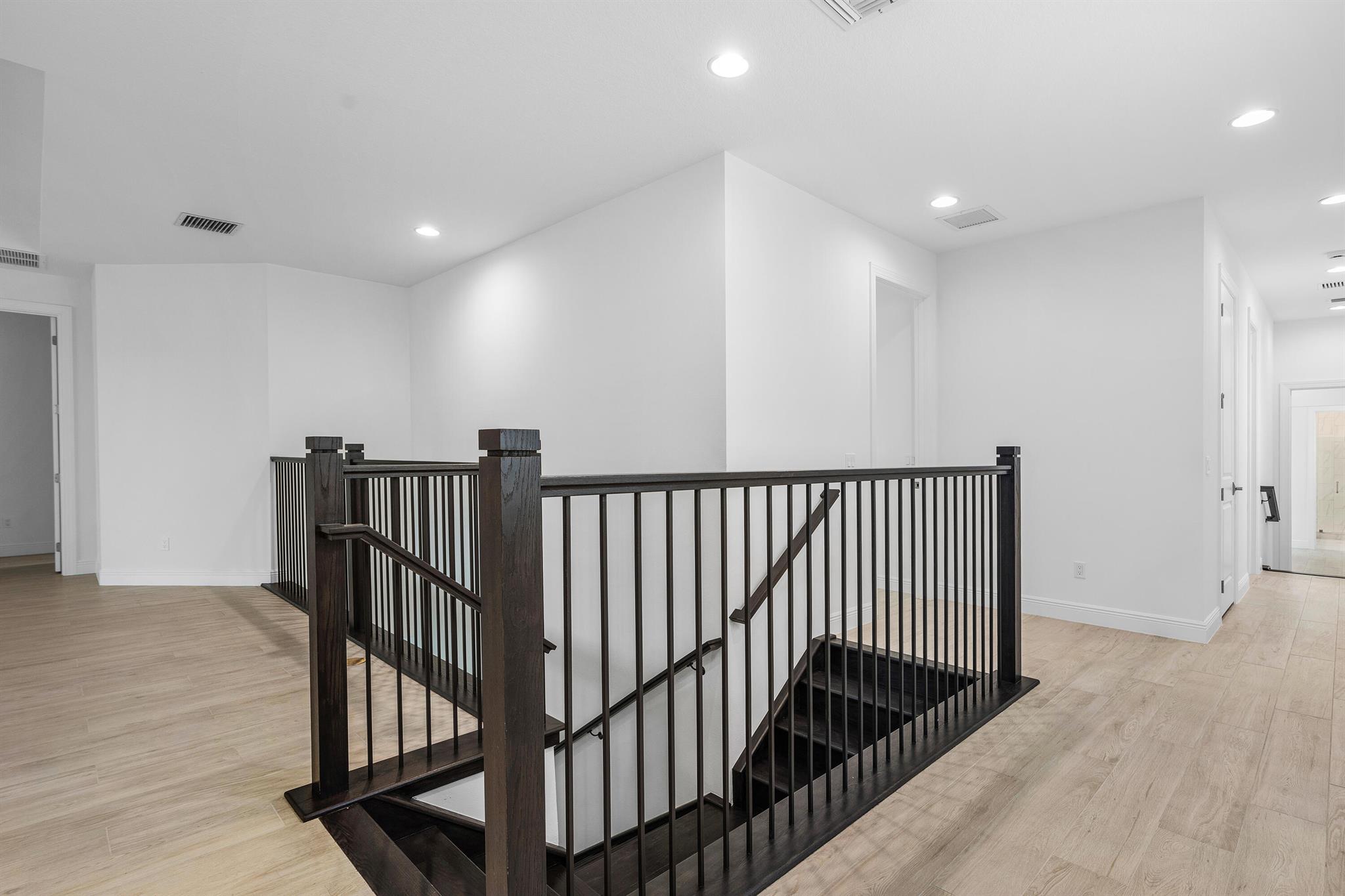 ALTON NEIGHBORHOOD - Residential