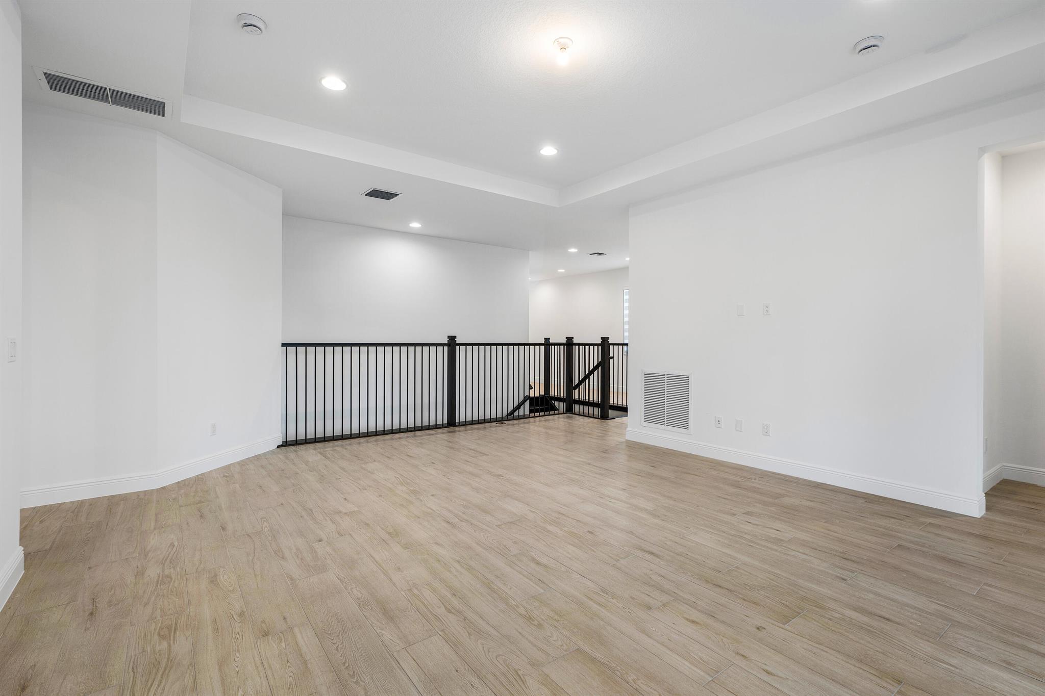 ALTON NEIGHBORHOOD - Residential