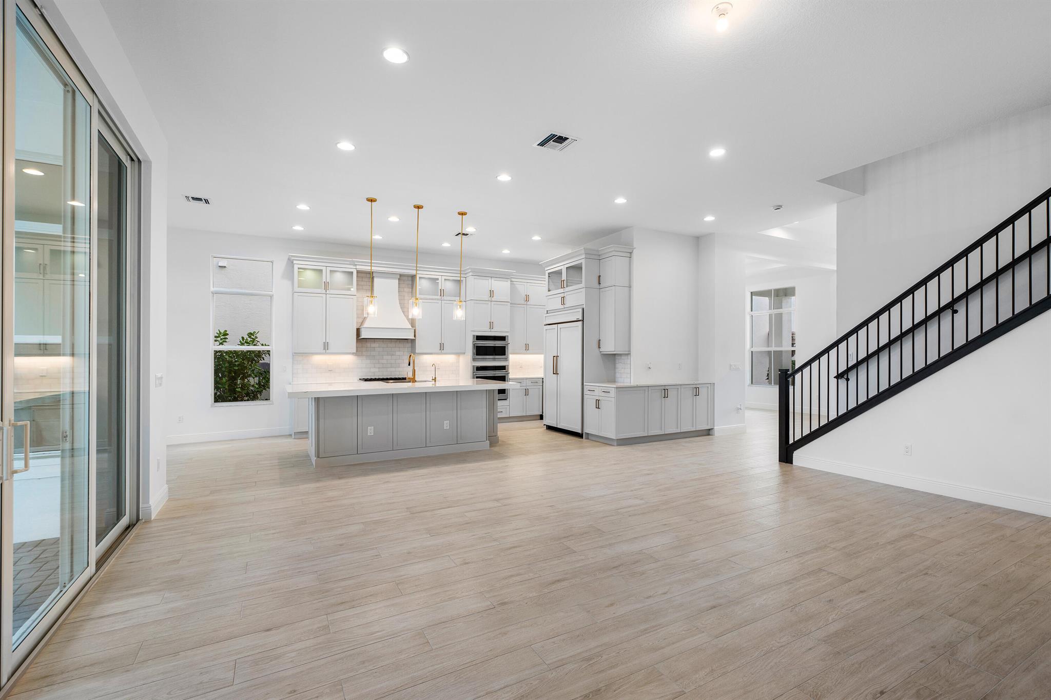 ALTON NEIGHBORHOOD - Residential