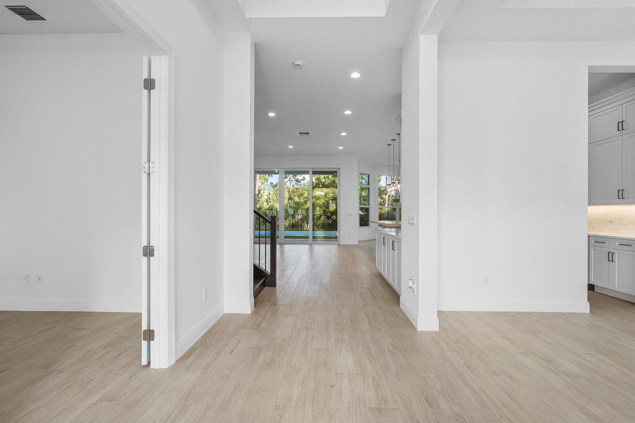 ALTON NEIGHBORHOOD - Residential