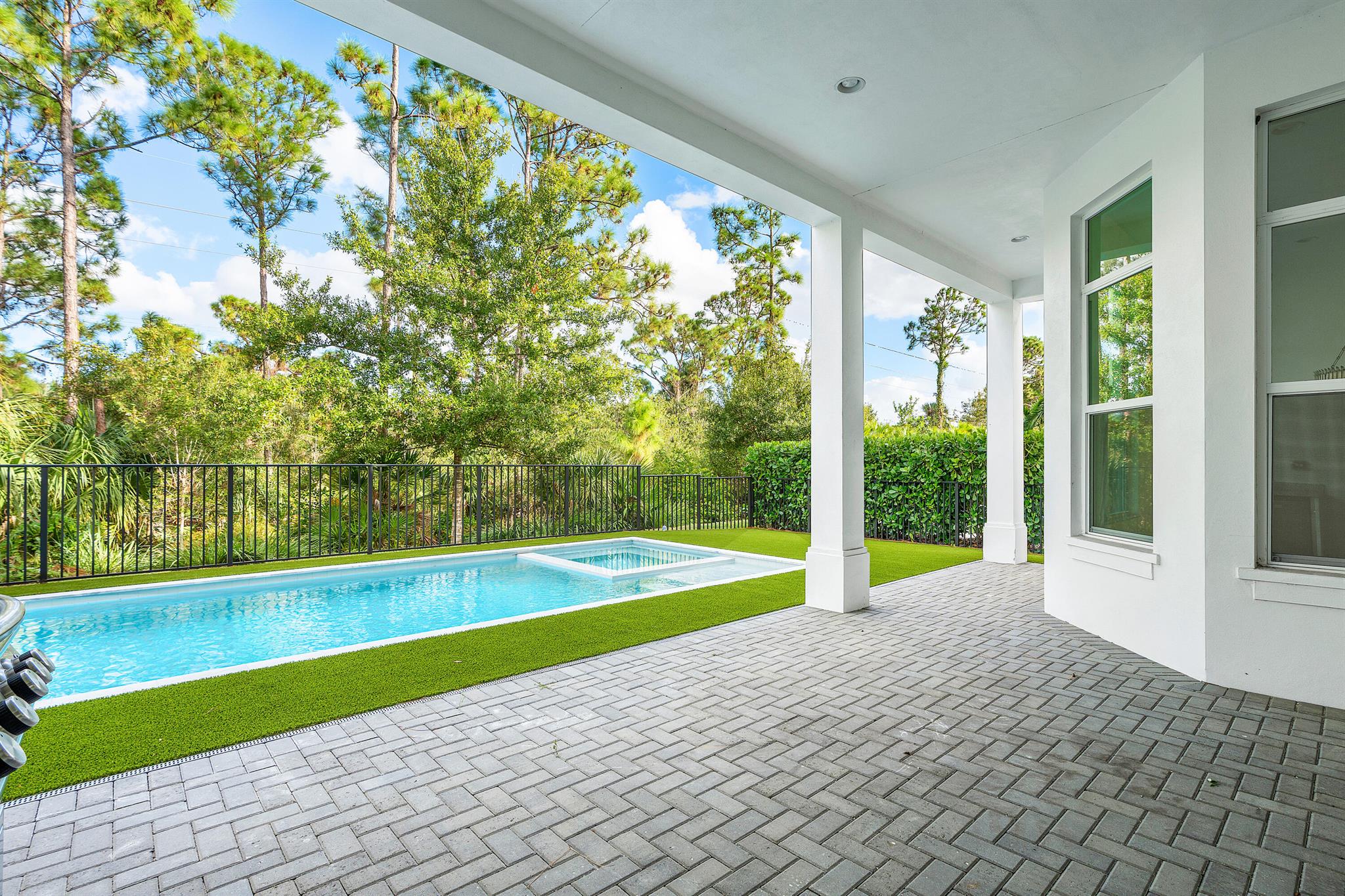 ALTON NEIGHBORHOOD - Residential