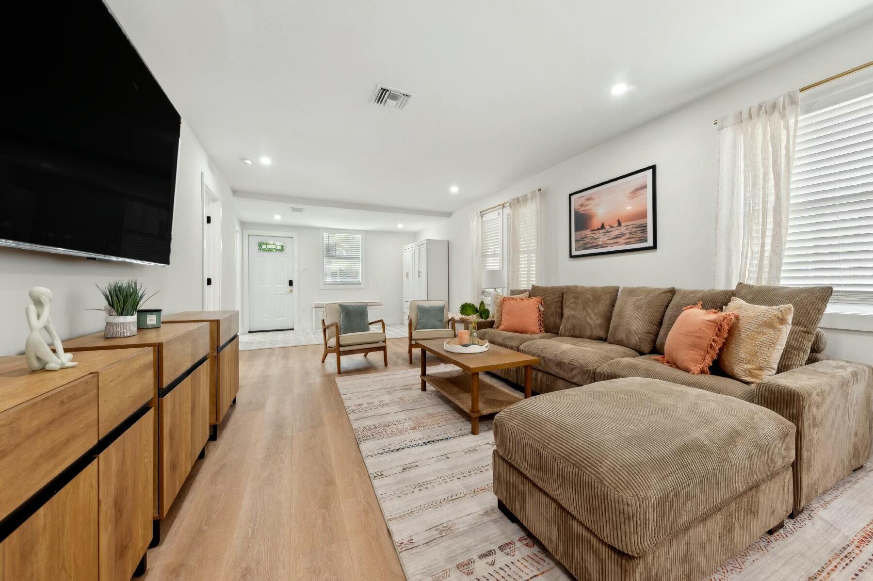 DELRAY TOWN OF - Residential Lease