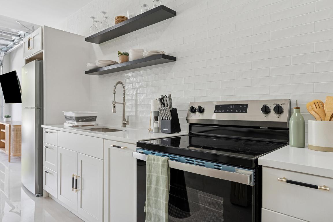 DELRAY TOWN OF - Residential Lease