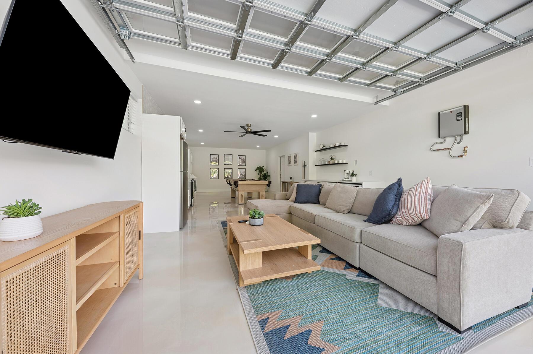 DELRAY TOWN OF - Residential Lease