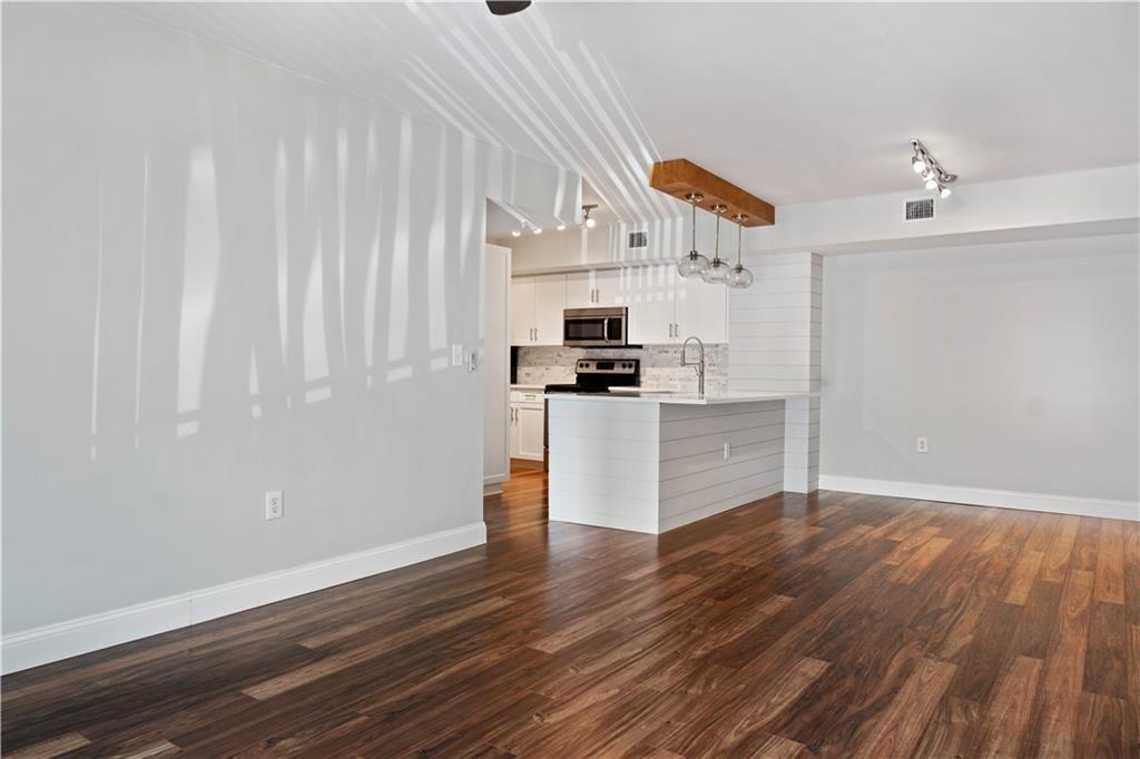 LAGUNA OF VERO BEACH - Residential Lease