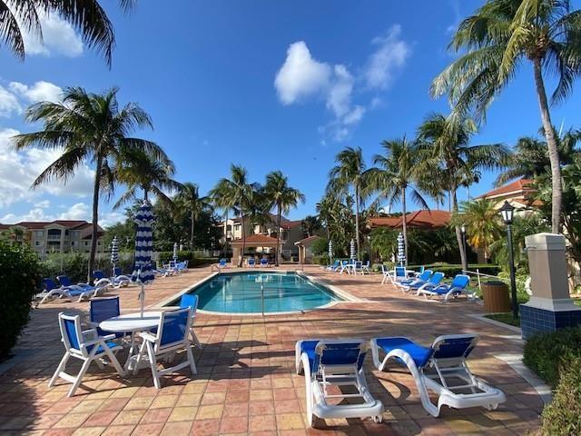 LAGUNA OF VERO BEACH - Residential Lease