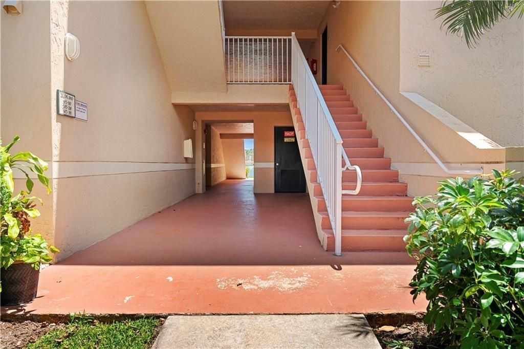 Photo of 1610 N 42nd Circle #207, Vero Beach, FL 32967 (MLS # R11131173)