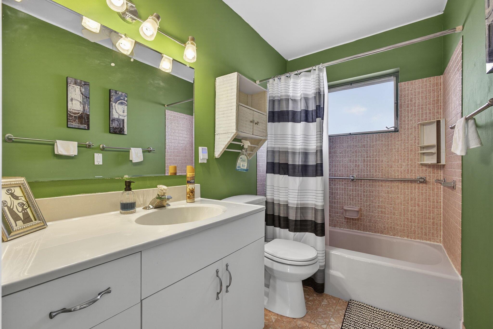 CRESTHAVEN VILLAS CONDO 2 - Residential