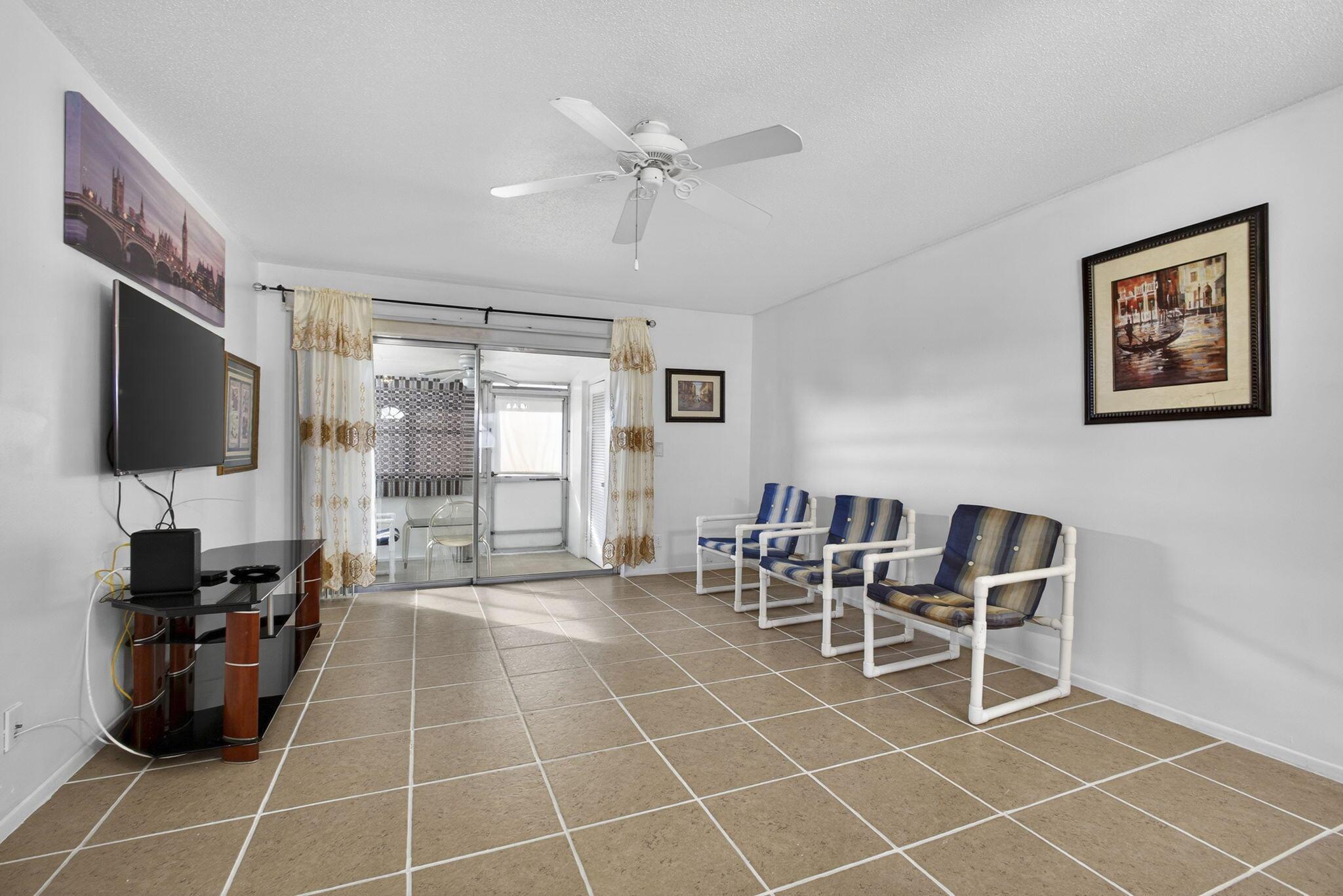 CRESTHAVEN VILLAS CONDO 2 - Residential