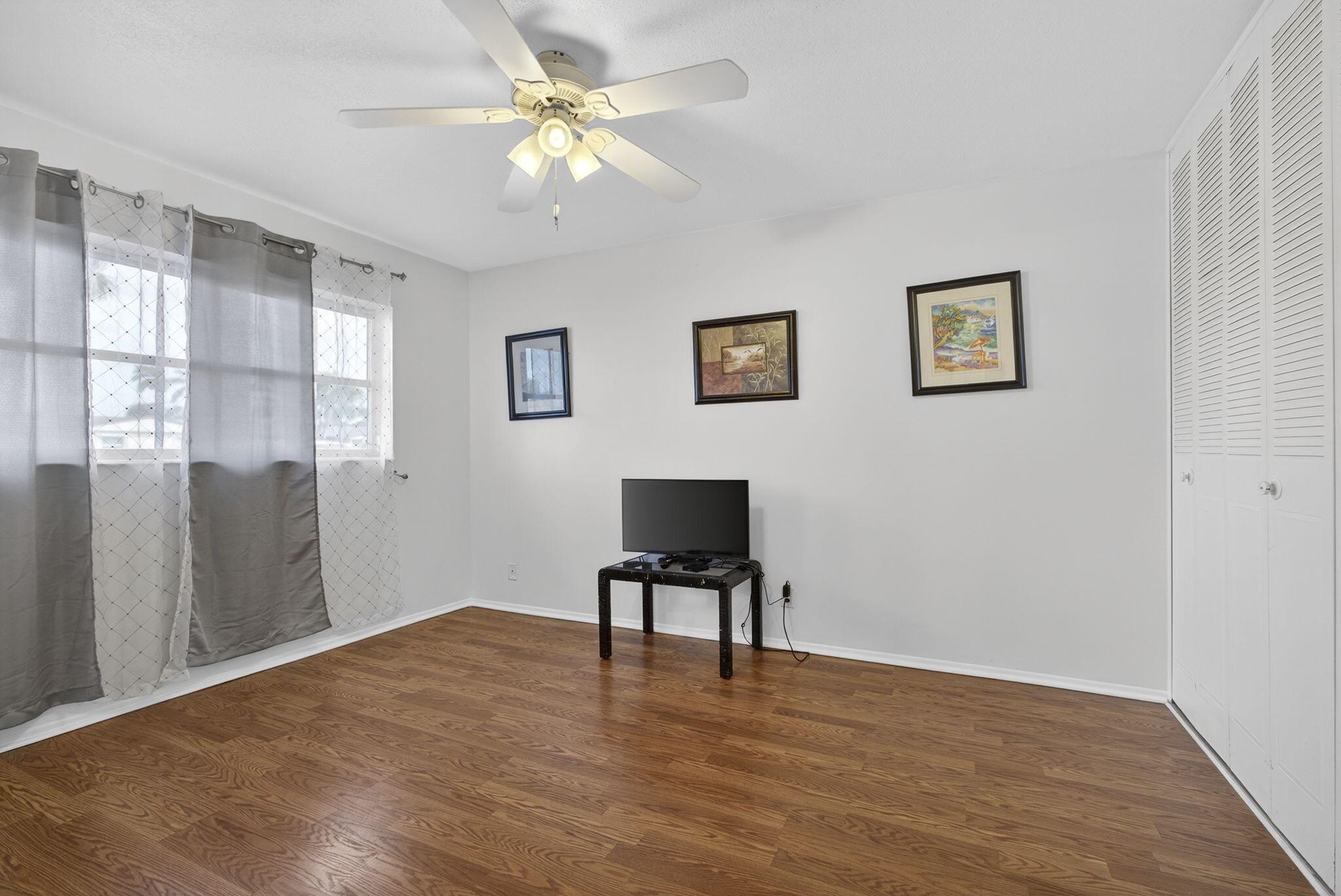 CRESTHAVEN VILLAS CONDO 2 - Residential