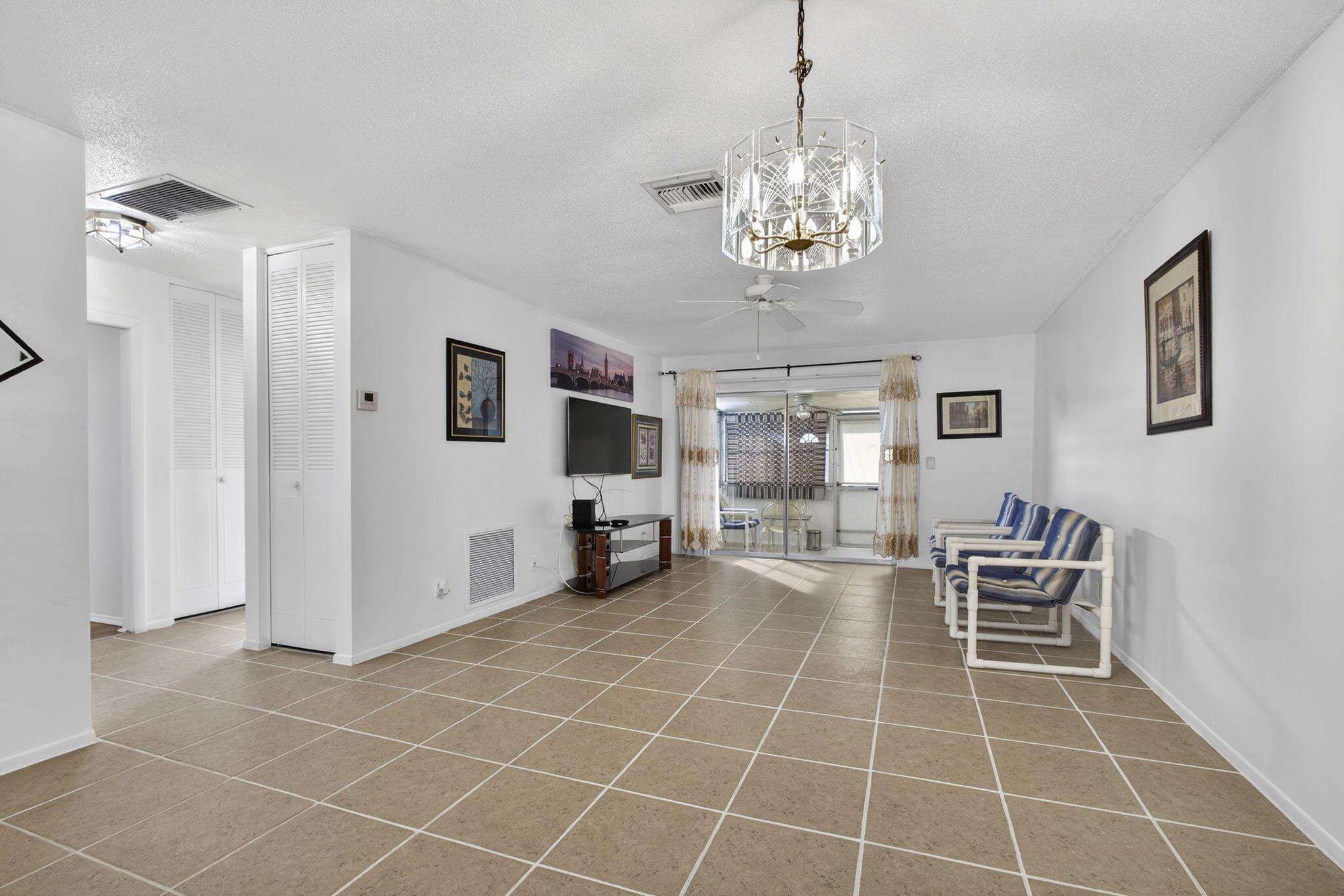 CRESTHAVEN VILLAS CONDO 2 - Residential