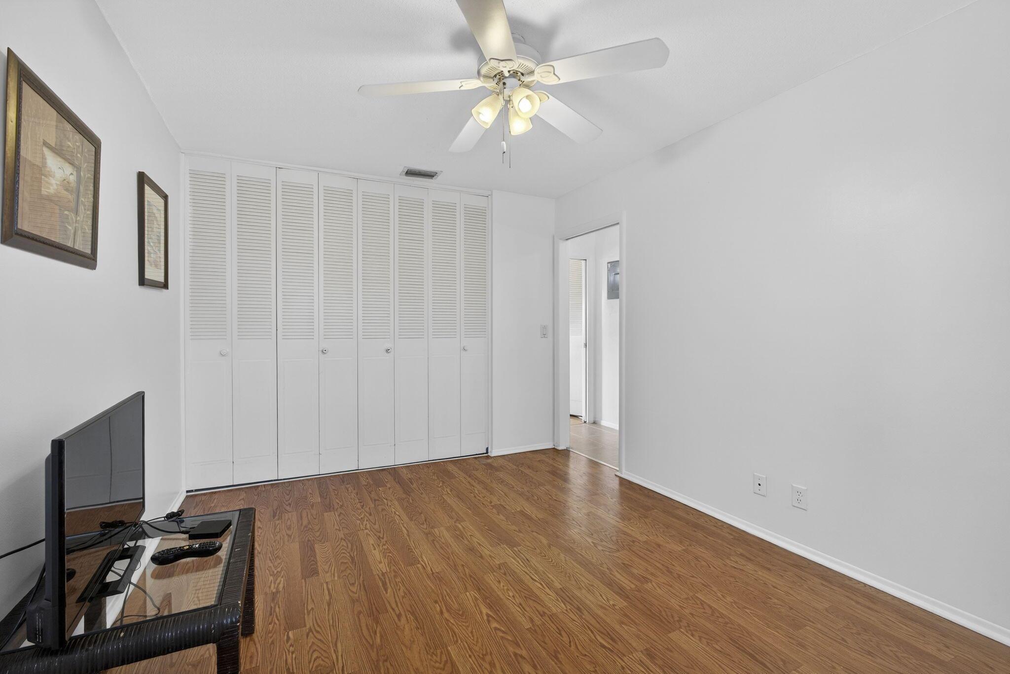 CRESTHAVEN VILLAS CONDO 2 - Residential