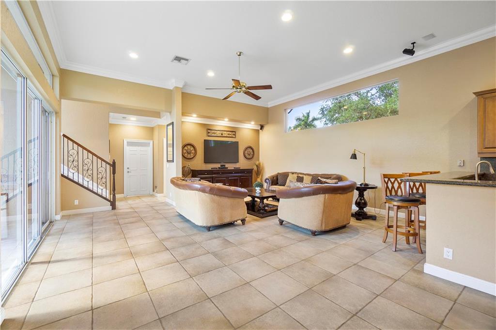 Fox Ridge 157-8 B - Residential