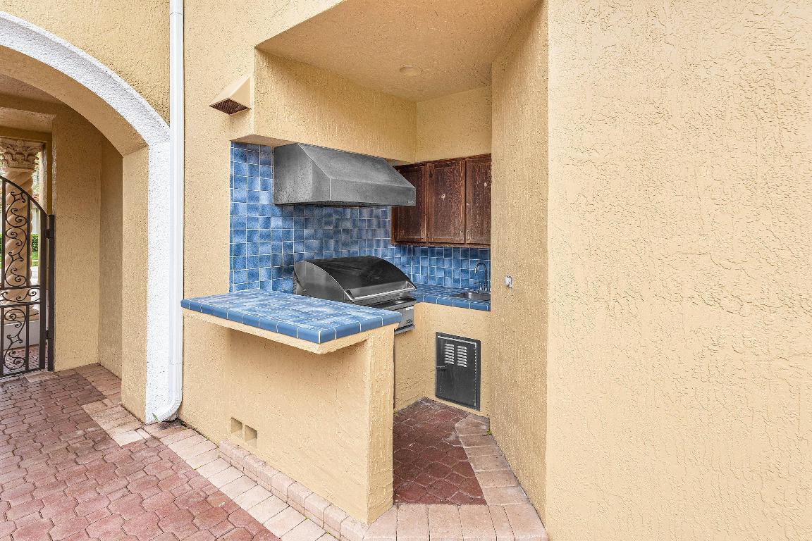 MEDITERRANIA - Residential