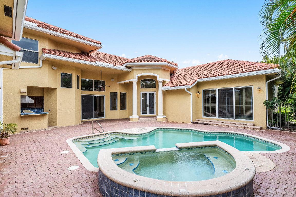 MEDITERRANIA - Residential