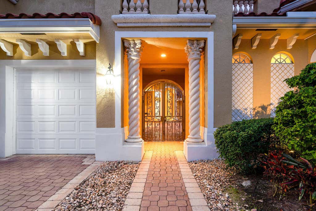 Photo of 7077 Via Mediterrania, Boca Raton, FL 33433 (MLS # R11157038)