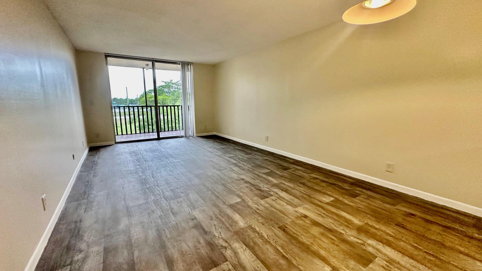 2820 Somerset Dr O300