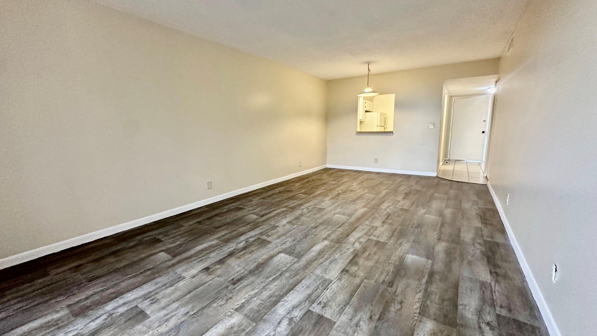 2820 Somerset Dr O300