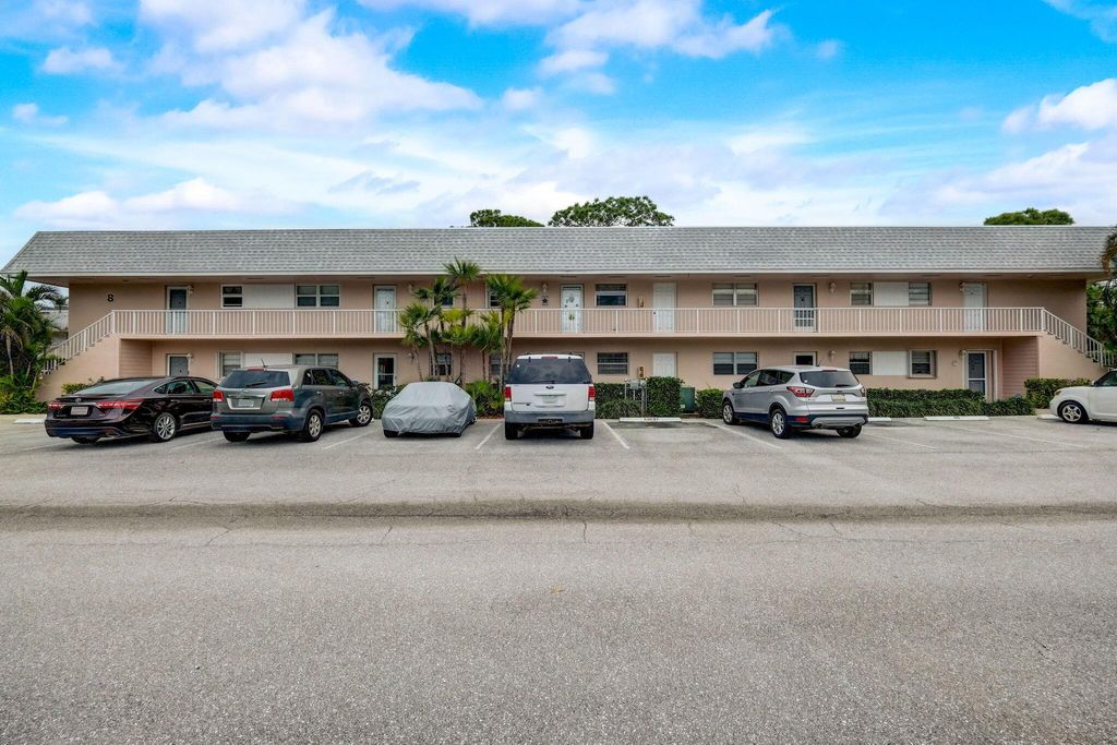 Photo of 18081 SE Country Club Drive #72, Jupiter, FL 33469 (MLS # R10966618)