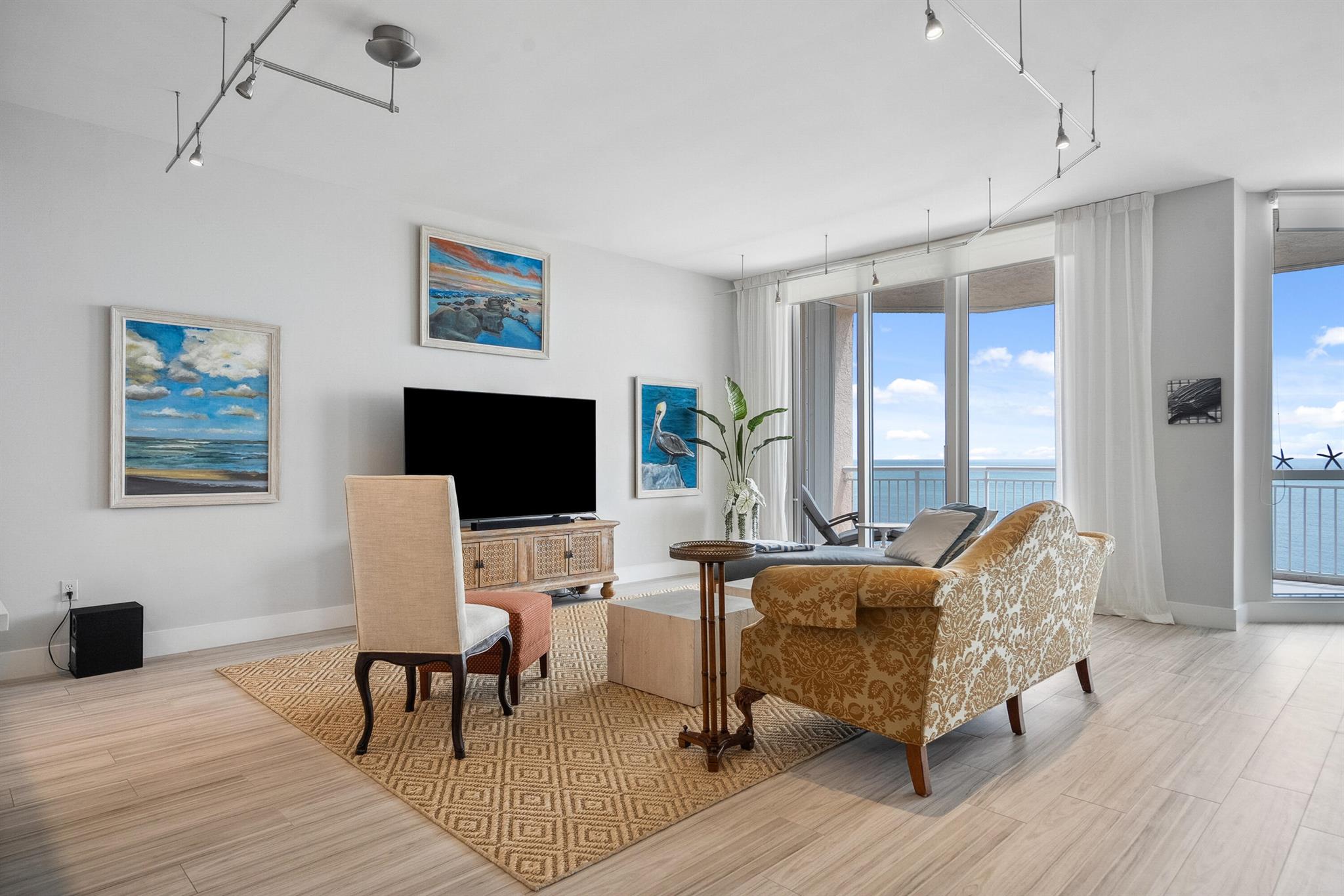 3880 N Highway A1a Ph 2, Hutchinson Island, FL, 34949/$1,060,000 4 3880 N Highway A1a Ph 2