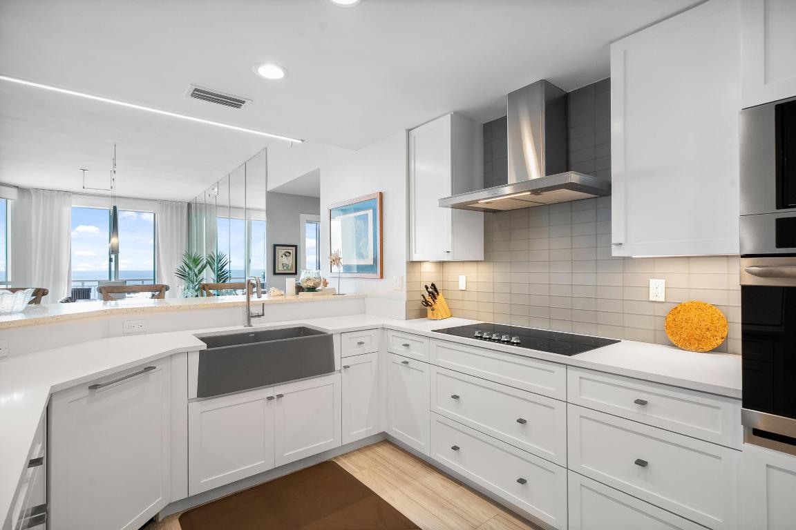 HIBISCUS BY THE SEA CONDOMINIUM - Residential