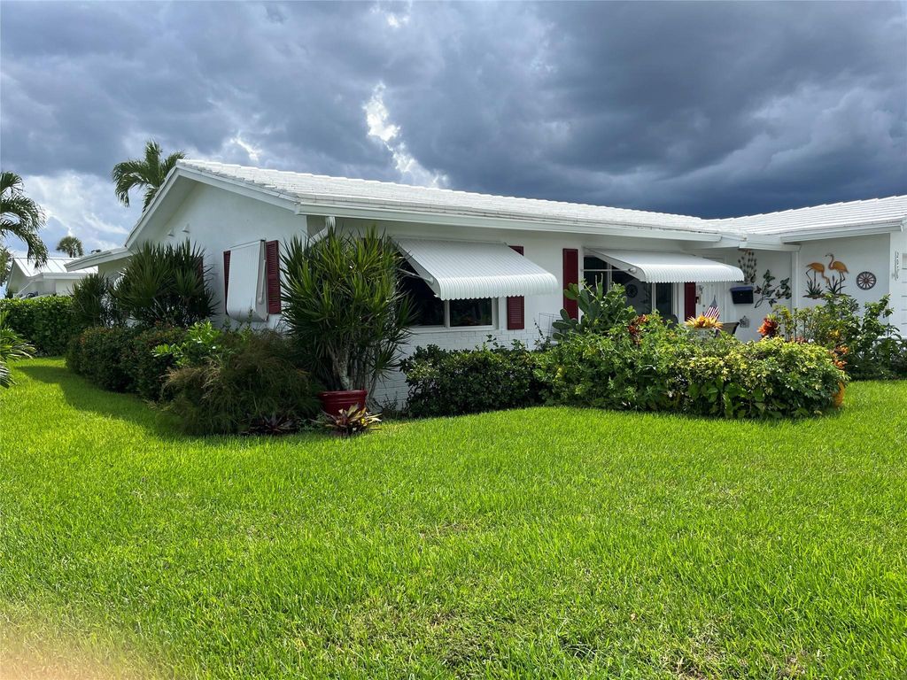 Photo of 2076 SW 12TH Avenue, Boynton Beach, FL 33426 (MLS # F10524000)