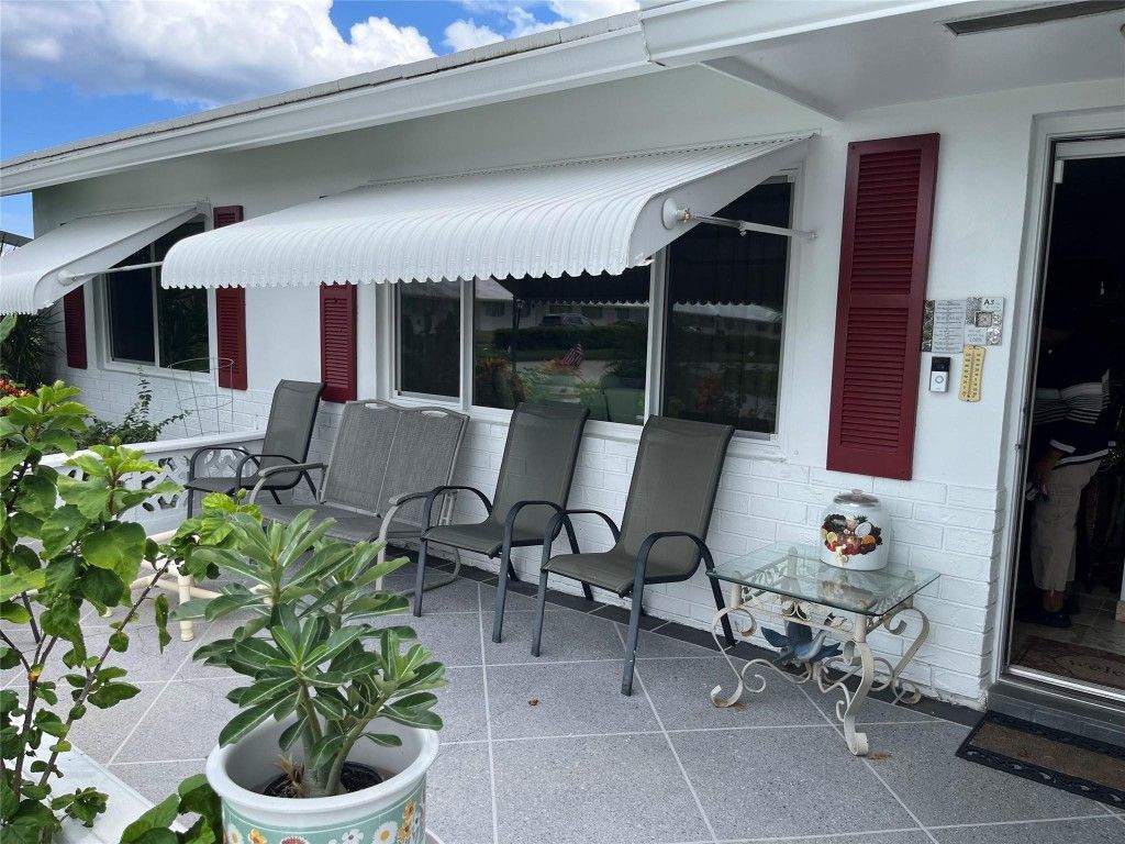 Photo of 2076 SW 12th Avenue, Boynton Beach, FL 33426 (MLS # F10524000)