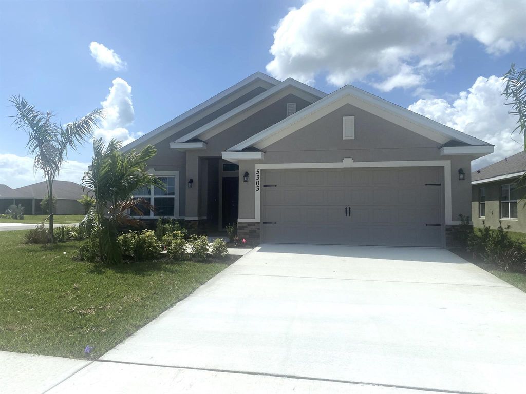 Photo of 5303 Lugo Street, Fort Pierce, FL 34951 (MLS # R10958030)