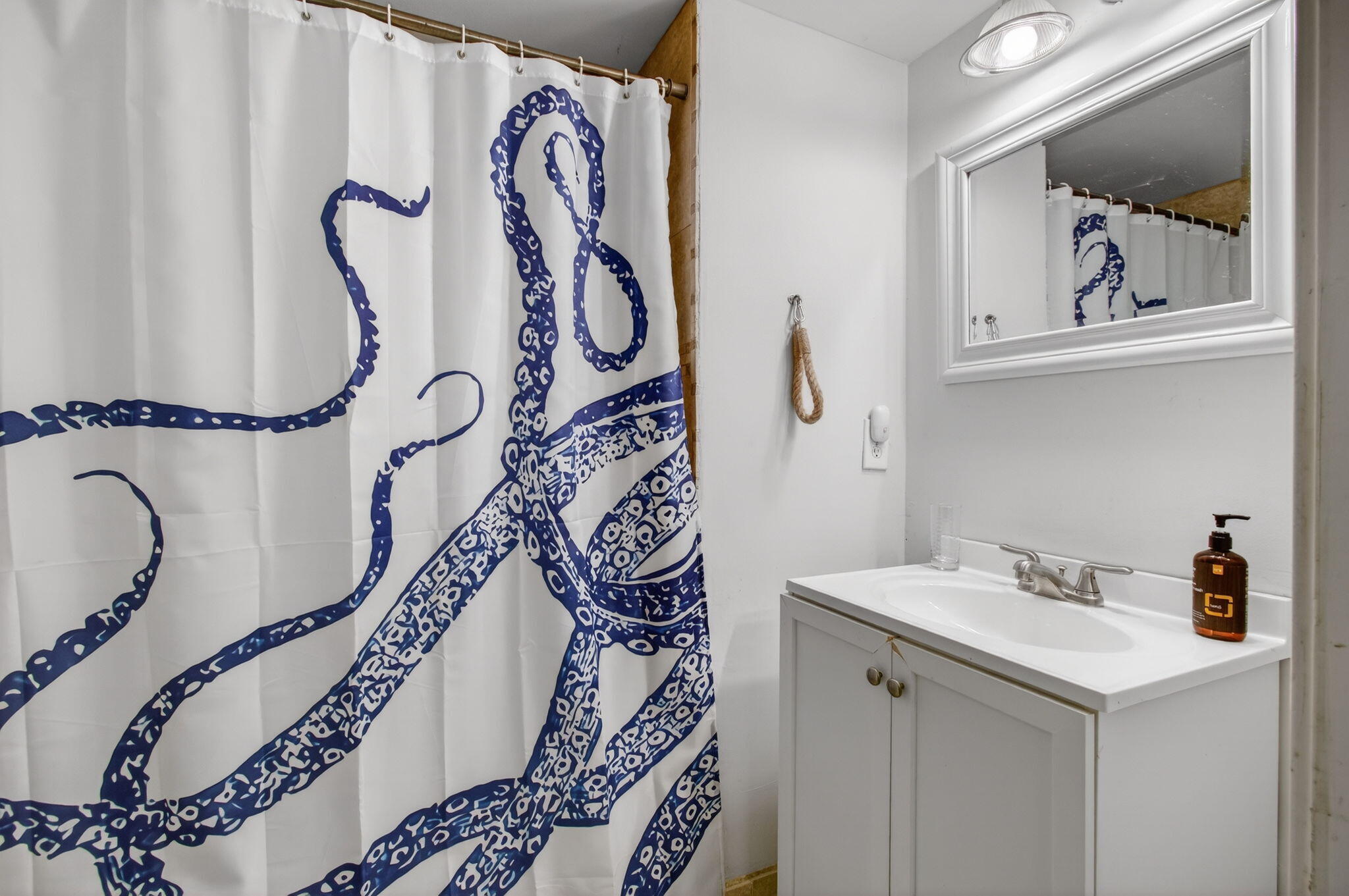 HYPOLUXOS MARINERS CAY CONDO - Residential