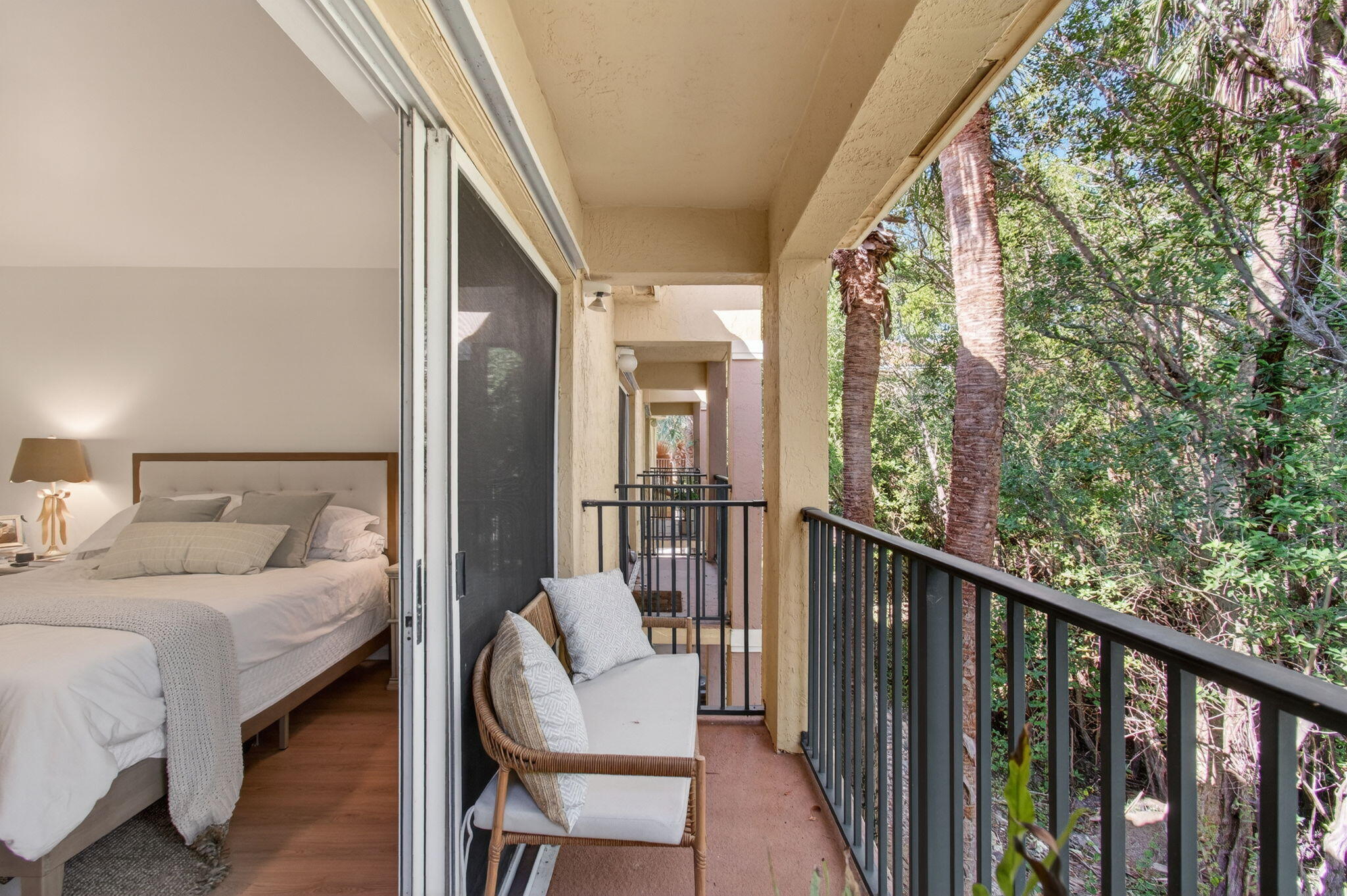 HYPOLUXOS MARINERS CAY CONDO - Residential