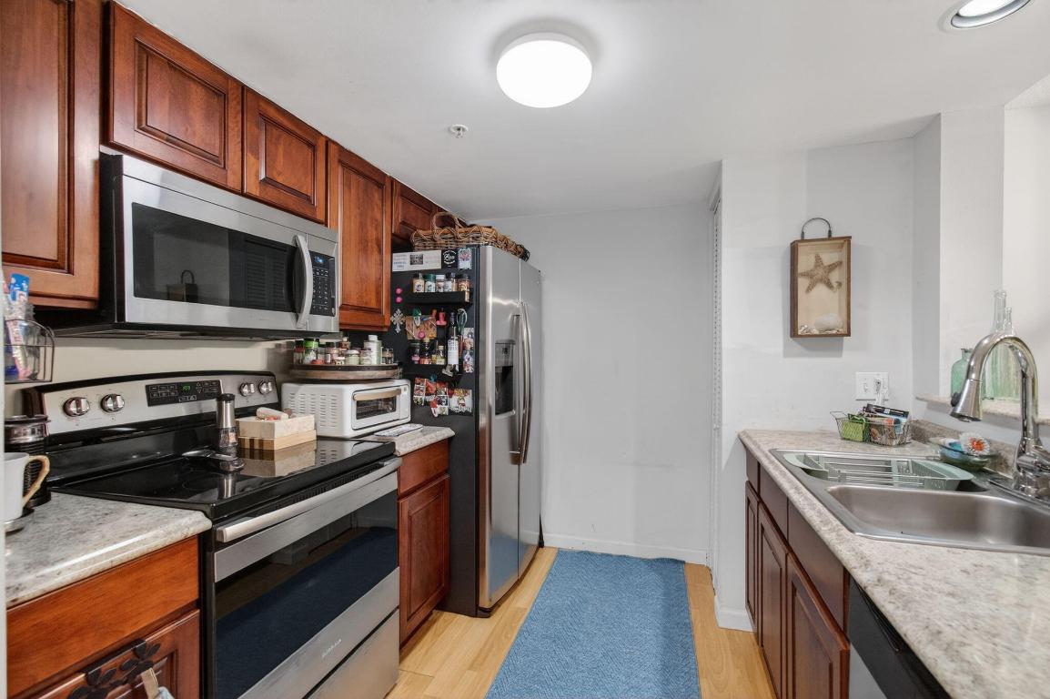 HYPOLUXOS MARINERS CAY CONDO - Residential