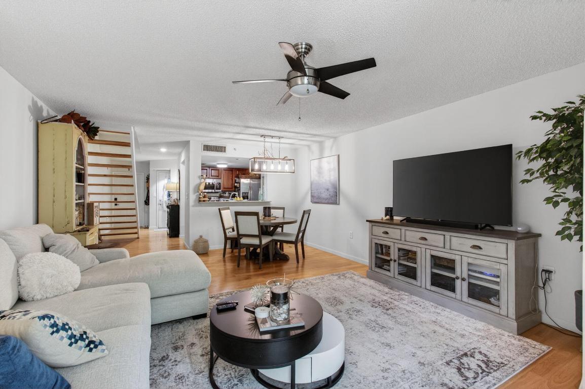 HYPOLUXOS MARINERS CAY CONDO - Residential