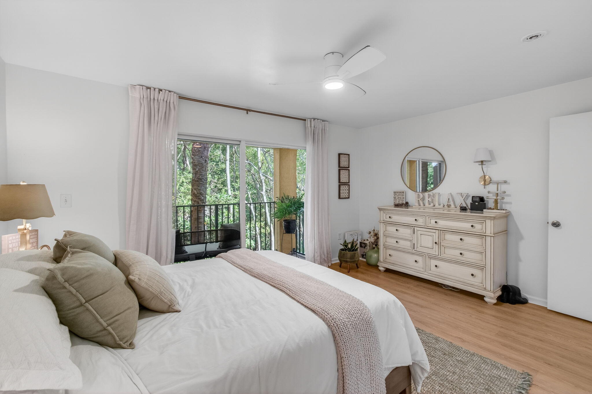 HYPOLUXOS MARINERS CAY CONDO - Residential