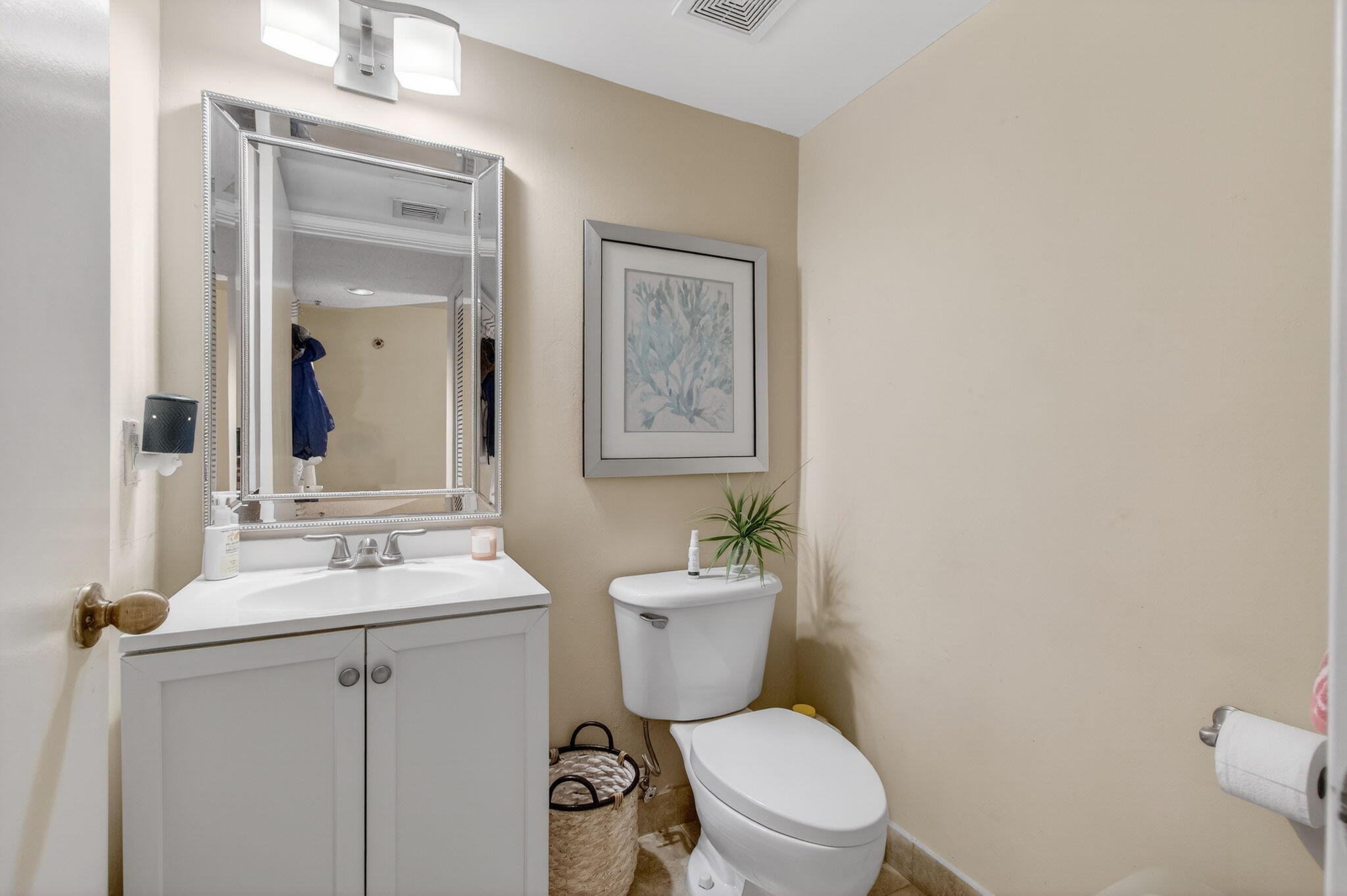 HYPOLUXOS MARINERS CAY CONDO - Residential