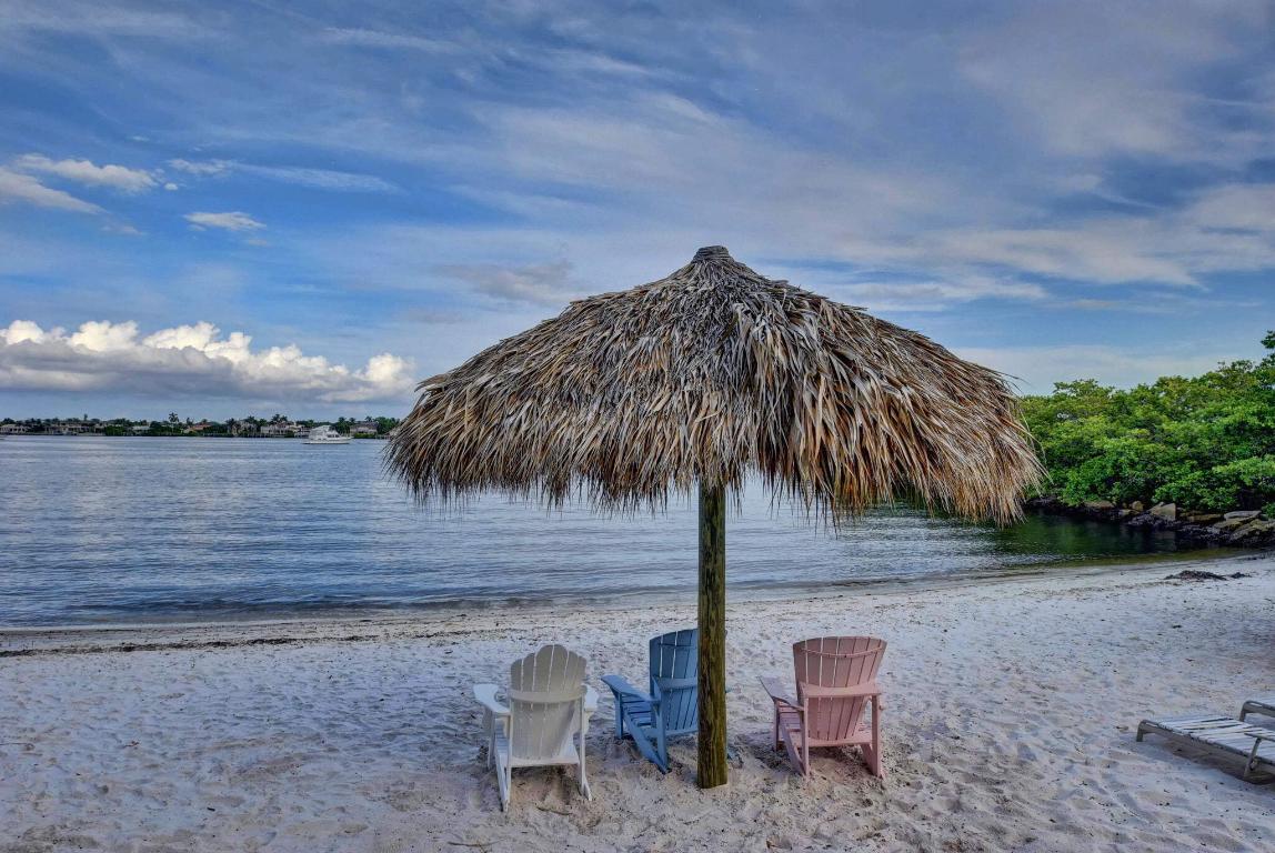 HYPOLUXOS MARINERS CAY CONDO - Residential