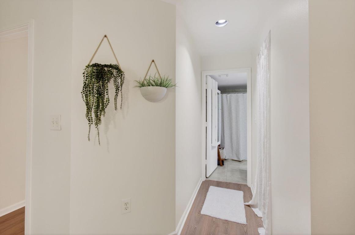 HYPOLUXOS MARINERS CAY CONDO - Residential