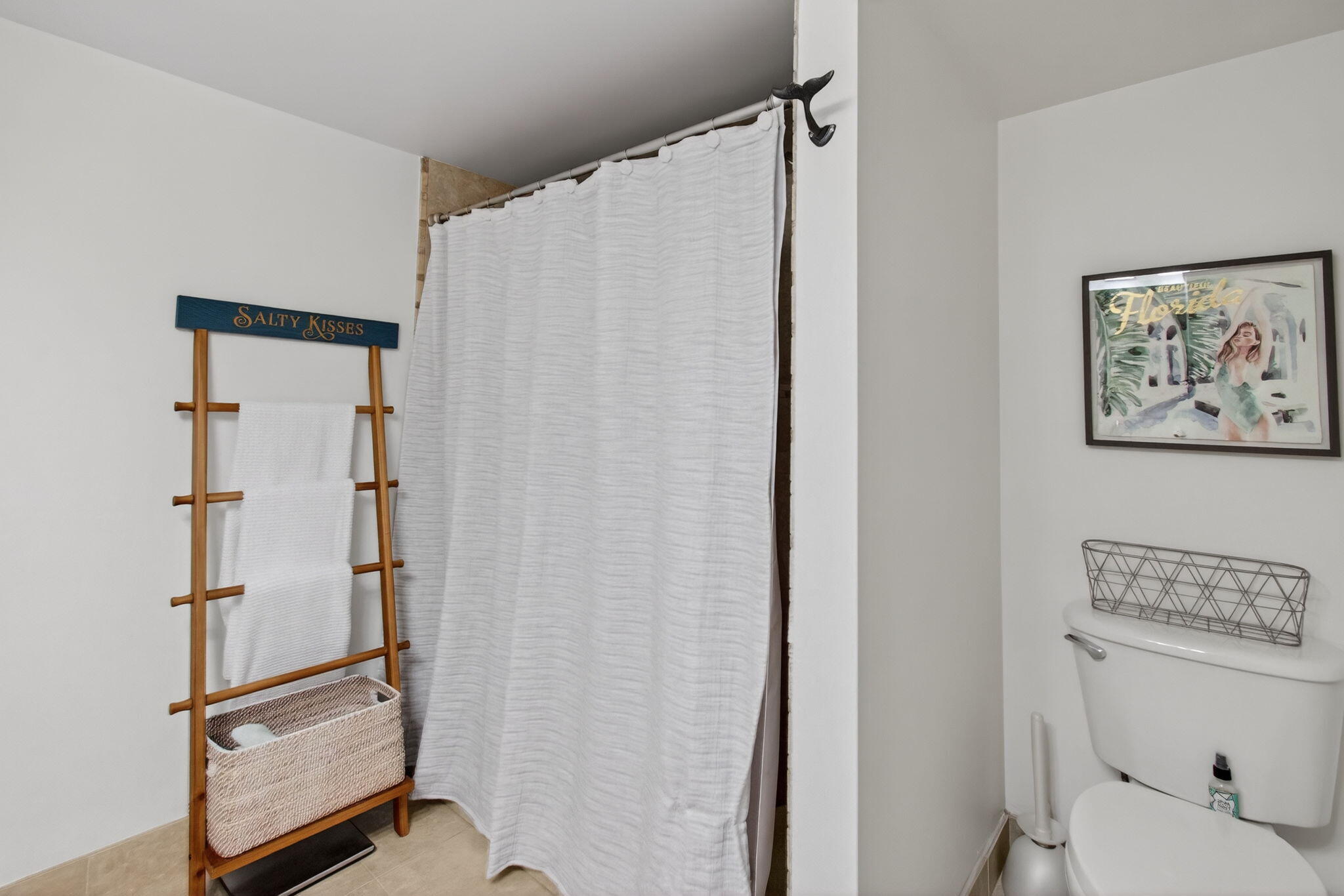 HYPOLUXOS MARINERS CAY CONDO - Residential