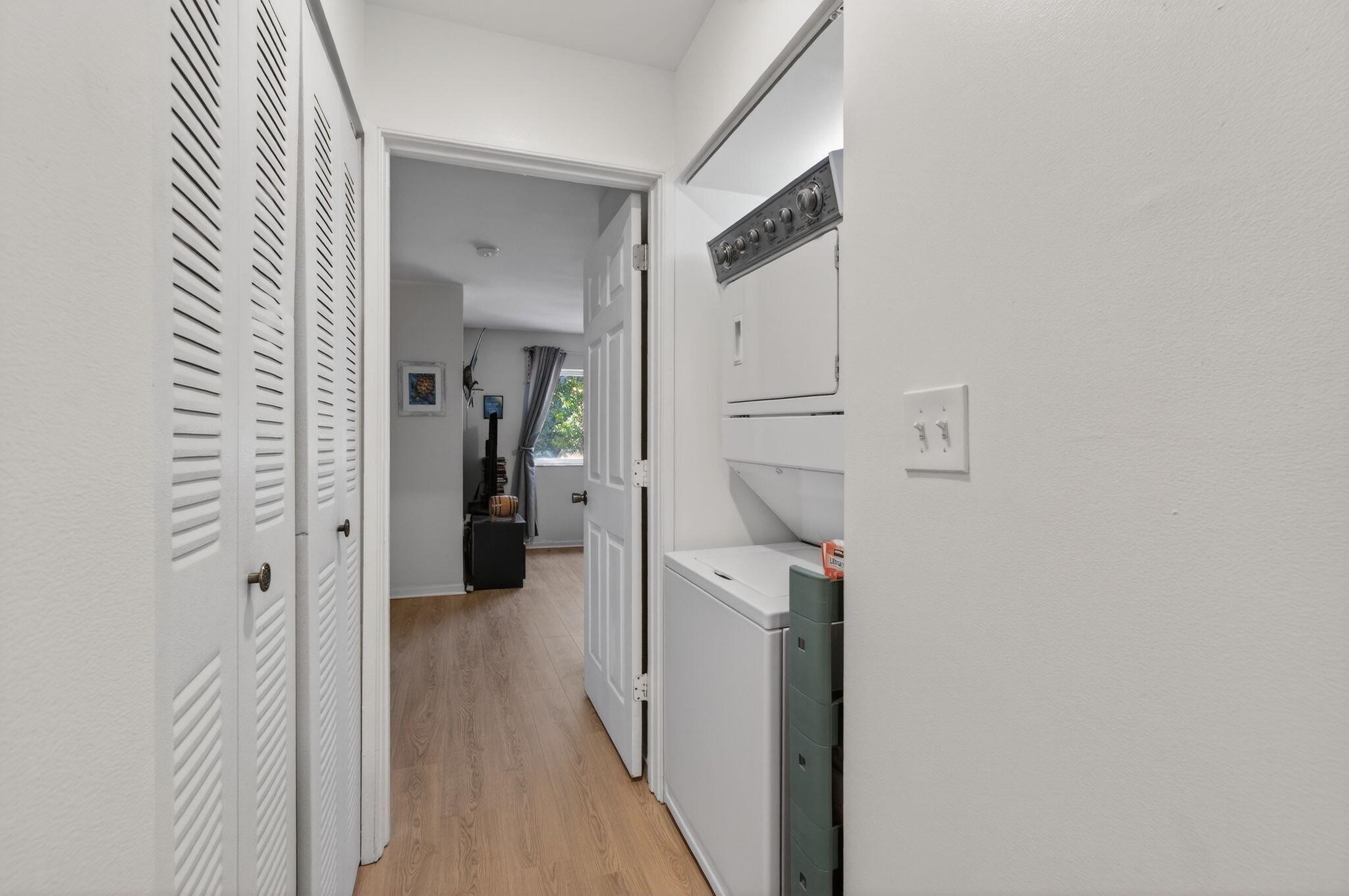 HYPOLUXOS MARINERS CAY CO - Residential